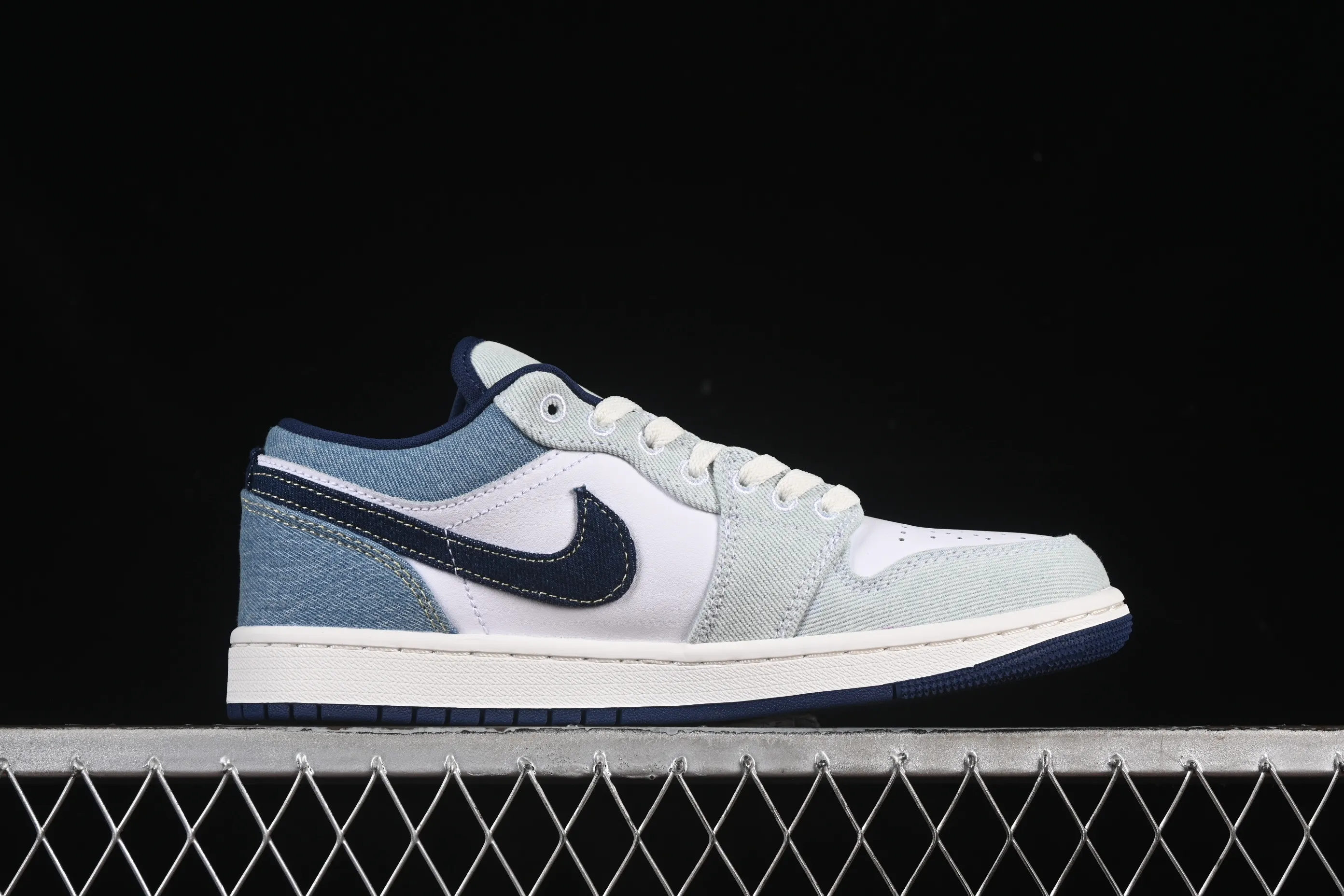 All categories Air Jordan Jordan series basketball shoes Air Jordan 1 Low G version pure original Air Jordan 1 Low "Canadian Tuxedo" AJ1 Joe 1 cowboy trend low-top basketball shoes IH0648-141